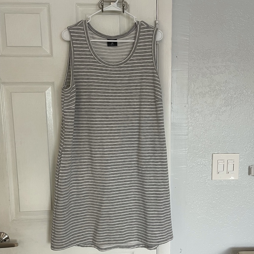 32 Degrees sleeveless dress - gray & white size XL